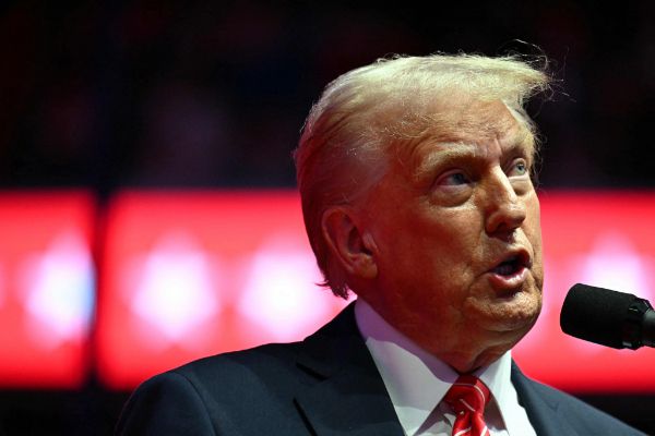 비트코인이 사상 최고가를 기록했다. 사진은 도널드 트럼프 미국 대통령이 지난 19일(현지 시각) 취임 하루를 앞두고 워싱턴 '캐피털 원 아레나' 경기장에서 열린 MAGA 대선 승리 축하 집회에 참여한 모습. /사진=뉴스1