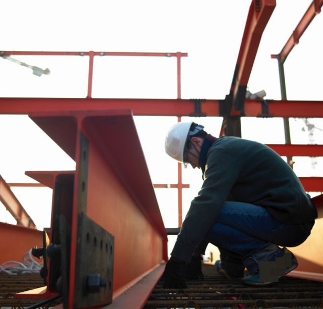 고용노동부가 '건설업 산업안전보건관리비 계상 및 사용기준' 일부 개정안을 다음달 7일까지 행정 예고한 뒤 같은달 12일부터 시행한다. /사진=이미지투데이