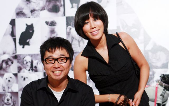 가수 강원래 아내 김송이 남편을 숭배해왔다면서 콩깍지가 벗겨진 후 지옥 같은 삶을 살았다고 고백했다. 사진은 지난 2008년 서울 청담동 갤러리 원에서 열린 보그 코리아 창간 12주년 '패션 펫'에 참석한 강원래 김송 부부. /사진=머니투데이