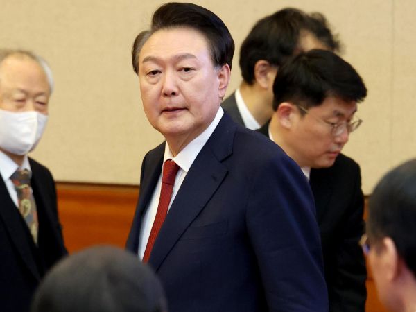 윤석열 대통령이 수인번호 '10번'을 배정받고 독거실을 사용한다. 사진은 윤석열 대통령이 21일 서울 종로구 헌법재판소에서 열린 윤석열 대통령 탄핵심판 3차 변론기일에 출석하는 모습. /사진=뉴시스(사진공동취재단)