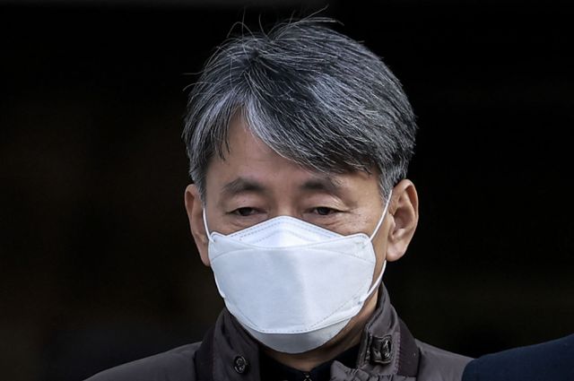 김용현 전 국방부 장관의 보석 석방이 기각, 조지호 경찰청장의 보석 청구는 인용됐다. 사진은 조 청장이 지난해 12월13일 서울 서초구 서울중앙지방법원에서 열린 12·3 비상계엄 사태에 동조한 혐의 관련 영장실질심사를 마친 뒤 법원을 나서고 있는 모습. /사진=뉴시스 