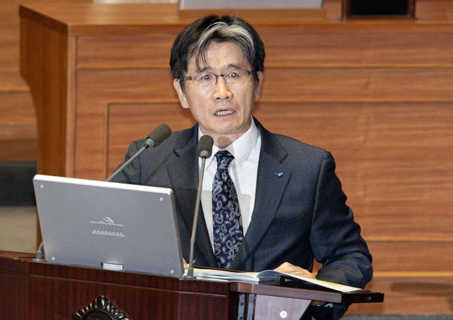 오동운 고위공직자범죄수사처장이 윤석열 대통령의 체포영장 집행과 관련해 정당한 절차임을 강조했다. 사진은 오 처장이 23일 서울 여의도 국회 본회의장에서 열린 제421회 국회(임시회) 제2차 본회의에서 서울서부지방법원 불법적 폭동사태 관련 긴급현안 질의에 답변하는 모습. /사진=뉴스1