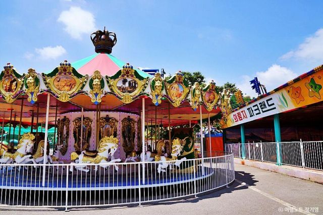 복고풍 놀이기구가 가득한 의림지파크랜드. /사진=한국관광공사