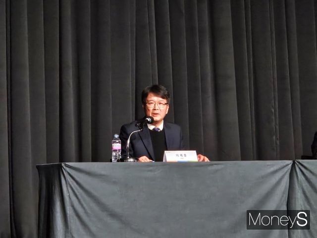 이제중 고려아연 최고기술책임자(CTO)·부회장이 24일 서울 용산구 그랜드하얏트에서 열린 기자회견에서 발언하고 있다. /사진=최유빈 기자