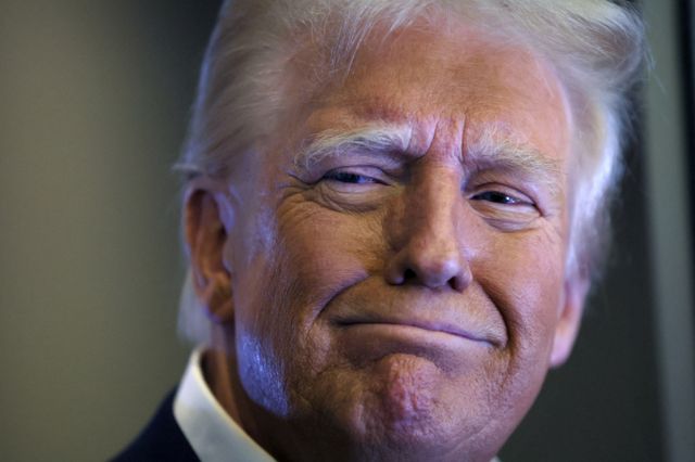 미국 내 불법이민자 문제로 미국과 마찰을 빚었던 콜롬비아가 백기투항했다. 사진은 도널드 트럼프 미국 대통령. /사진=로이터