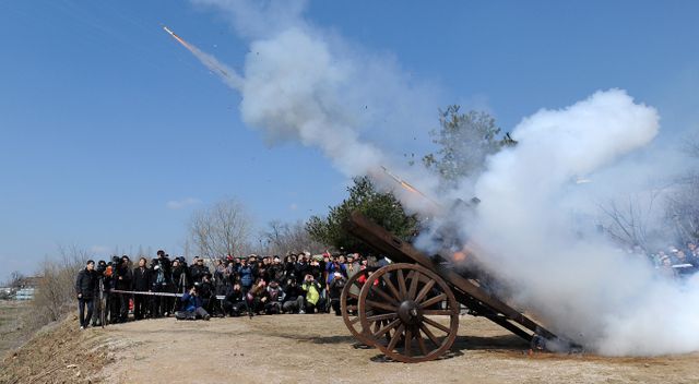 조선시대 첨단무기 '신기전'이 복원돼 시연하는 모습. /사진=뉴스1