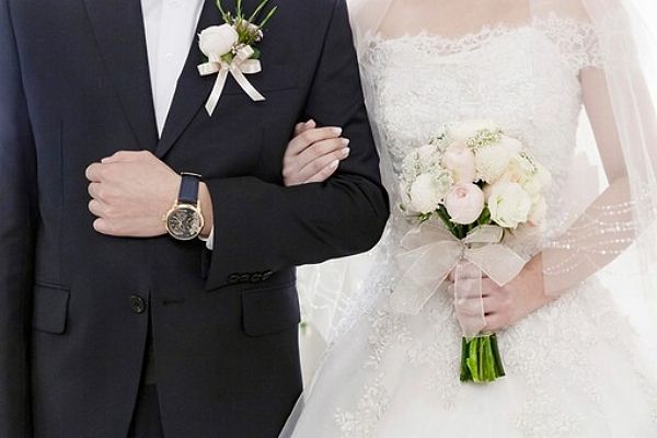 파키스탄의 한 결혼식에서 신랑 측 아버지가 자녀의 결혼식을 축하하기 위해 전세기를 띄워 돈을 뿌렸다. 사진은 기사의 이해를 돕기 위한 자료 사진. /사진=이미지투데이