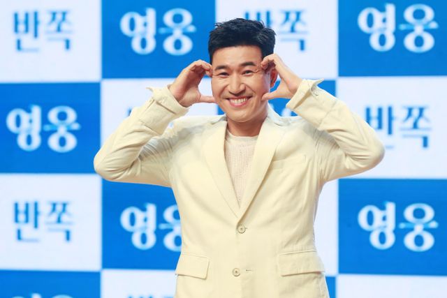 가수 김종민(코요태)이 11살 연하 예비신부를 향한 애정을 표했다. 사진은 2022년 김종민이 서울 강남구 일지아트홀에서 진행된 새 앨범 ‘LET’s KOYOTE’ 발매기념 쇼케이스에서 포즈를 취하는 모습. /사진=머니투데이