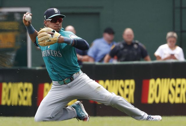 시애틀 매리너스가 한 차례 팀을 떠났던 호르헤 폴랑코를 재영입했다. 사진은 2024시즌 시애틀 매리너스에서 활약한 호르페 폴란코의 모습. /사진=로이터