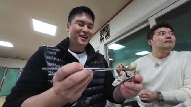  배우 이장우가 전현무에게 주례를 부탁한다. /사진=MBN 제공