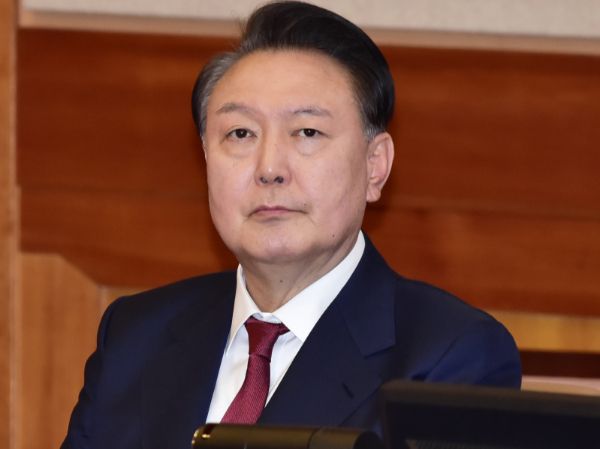 31일부터 변호인 외 일반인도 윤 대통령을 접견할 수 있다. 사진은 윤석열 대통령이 23일 서울 종로구재동 헌법재판소 심판정에서 진행된 탄핵 심판 4차 변론에 출석한 모습. /사진=임한별 기자