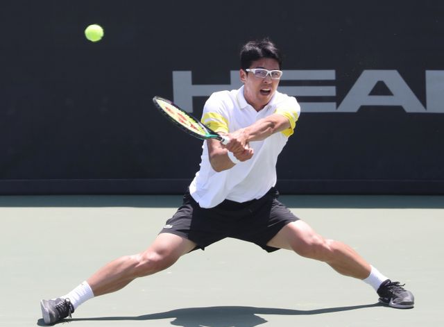 호주 오픈 4강 신화를 일궈냈던 테니스 선수 정현(29·1104위)이 국제테니스연맹(ITF) 암만 미네랄 대회(총상금 3만달러)에서 남자 단식 정상에 올랐다. /사진=뉴스1