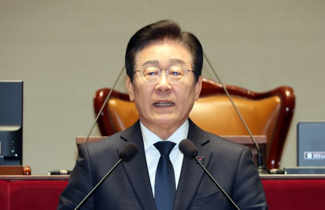 이재명 더불어민주당 대표가 최상목 대통령 권한대행 경제부총리 겸 기획재정부 장관을 겨냥했다. 사진은 이재명 더불어민주당 대표가 6일 서울 여의도 국회에서 열린 비상의원총회에서 발언하는 모습. /사진=뉴시스