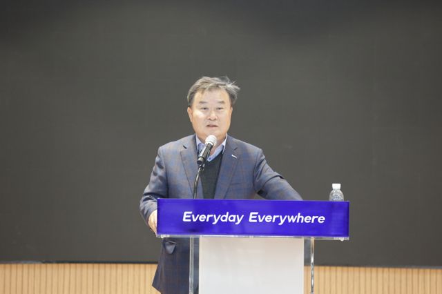 이동채 에코프로 창업주가 2일 오창 에코프로 본사에서 신년사를 하고 있다. /사진=에코프로