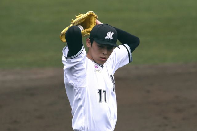 메이저리그 팀 임원들이 사사키 로키를 유력한 신인왕 후보로 뽑았다. 사진은 지난해 2월25일 일본 오키나와 니시자키 구장에서 열린 롯데 자이언츠와의 교류전 2차전 경기에 나선 사사키 로키. /사진=뉴스1