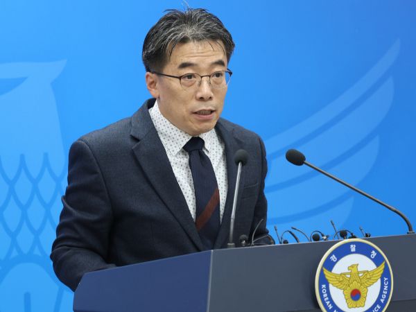 경찰이 체포영장을 다시 집행할 때 경호처 직원이 물리적으로 막아설 경우 이들을 체포하는 방안을 적극 검토하겠다고 강조했다. 사진은 백동흠 경찰청 국가수사본부 비상계엄 특별수사단 부단장이 6일 오후 서울 서대문구 경찰청 브리핑룸에서 브리핑을 하는 모습. /사진=뉴시스