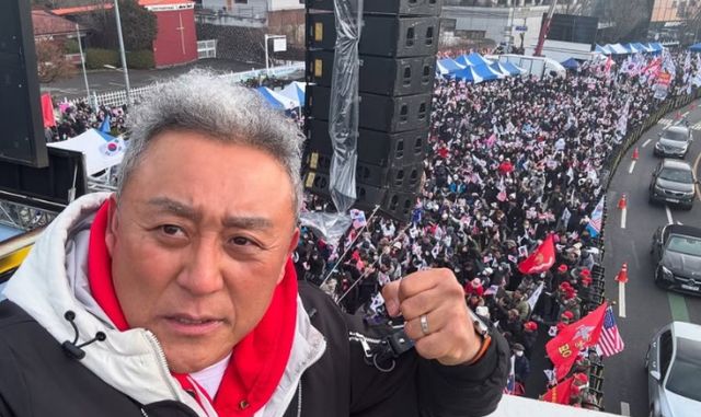 배우 최준용이 공개적으로 윤석열 대통령 탄핵 반대와 계엄 지지 의사를 밝힌 후 자신을 비난하는 일부 네티즌에게 "내 피드에 와서 떠들지 말라"라고 목소리를 높였다. /사진=최준용 인스타그램