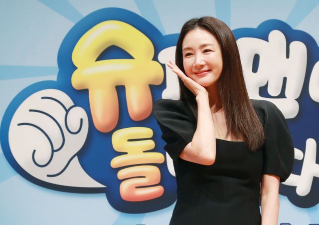 배우 최지우가 예능 트라우마를 고백했다. 사진은 지난해 6월 서울 여의도 KBS에서 진행된 2TV 예능 '슈퍼맨이 돌아왔다' 11주년 기자간담회에 참석한 배우 최지우. /사진=스타뉴스