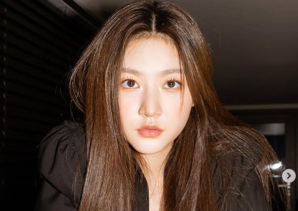 연예부 기자 출신 이진호가 최근 자발적 결혼설을 일으킨 김새론을 언급했다./사진=김새론 인스타그램