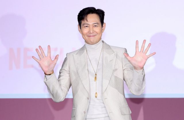 배우 이정재가 드라마 배우 브랜드평판 1위를 차지했다. 사진은 지난해 12월 서울 중구 동대문디자인플라자(DDP)에서 열린 넷플릭스 시리즈 '오징어 게임' 시즌2 제작발표회에 참석한 배우 이정재. /사진=뉴시스