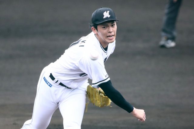 현지 매체가 사사키 로키의 유력 행선지 7팀을 꼽았고 그 외에 팀과도 만남을 가졌다고 보도했다. 사진은 지난해 2월25일 사사키 로키가 일본 오키나와에서 열린 롯데 자이언츠와의 연습 경기에 등판한 모습. /사진=뉴스1