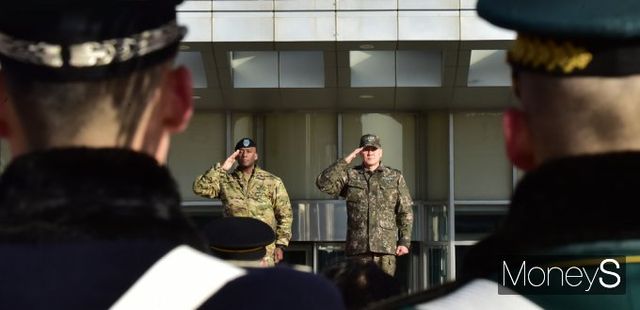 ▲ 김명수 합참의장과 제이비어 브런슨 한미연합사령관