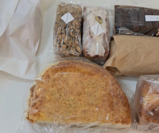 자영업자와 퀵 서비스 기사가 정성이 담긴 음식을 주고 받으며 정을 나눴다는 사연이 올라와 누리꾼들의 마음을 따뜻하게 했다. /사진=온라인 커뮤니티 갈무리