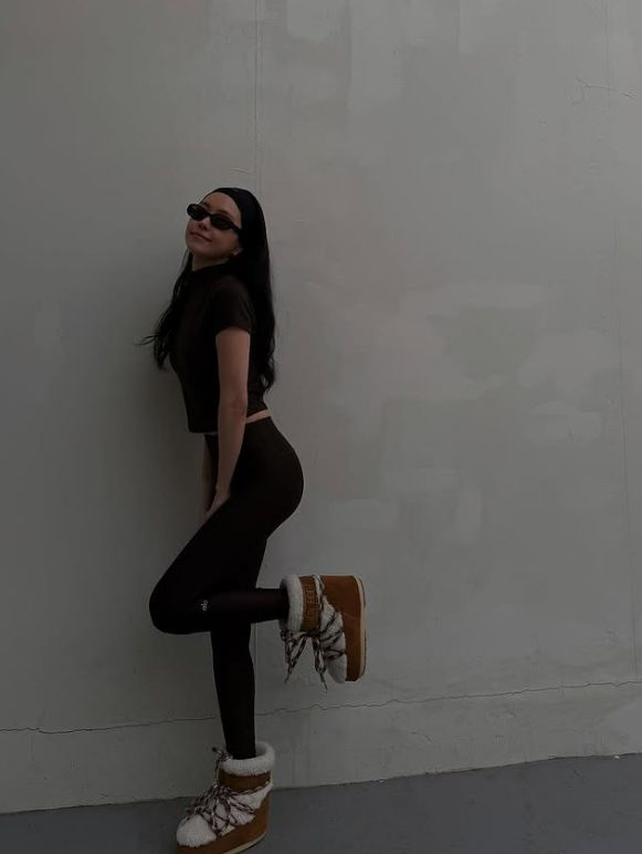 가수 겸 배우 손나은이 레깅스를 입고 몸매를 자랑했다. /사진=손나은 인스타그램