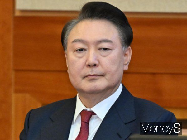 윤석열 대통령 측의 구속 취소 청구 심문기일을 오는 20일로 지정됐다. 사진은 윤석열 대통령이 지난 4일 서울 종로구 헌법재판소에서 열린 탄핵심판 5차 변론기일에 출석하고 있는 모습. /사진=공동취재단