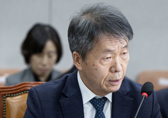 "헌재를 없애버려야 한다"고 주장한 김용원 국가인권위원회 상임위원이 내란 선동 혐의로 고발당했다. 사진은 김용원 국가인권위원회 상임위원이 국회 운영위원회 전체회의에 참석한 모습. /사진=뉴스1