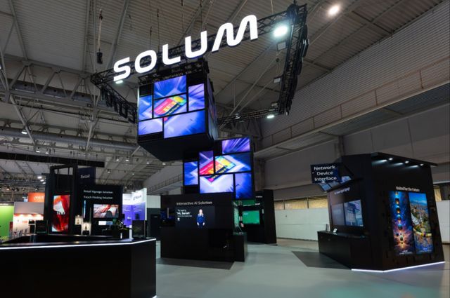 솔루엠이 ISE2025에서 상업용 디스플레이를 선도할 신제품을 선보였다. 사진은 솔루엠 'ISE 2025' 부스 전경. /사진=솔루엠