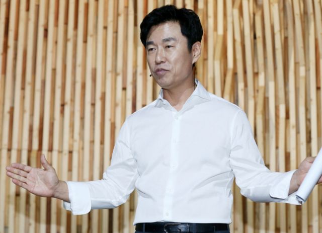 '먹거리 x파일' 등 프로그램으로 이름을 알린 이영돈 PD가 부정선거 의혹과 관련 다큐멘터리를 제작한다. 사진은 2016년 '㈜이영돈TV 출범 기자간담회' 모습. /사진=머니투데이