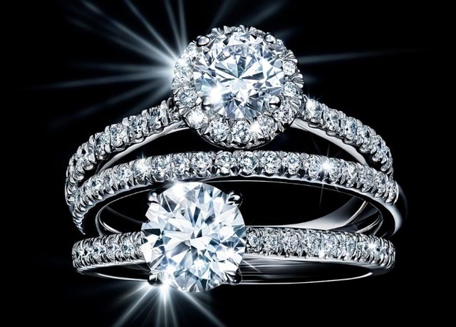 신라면세점이 오는 12일부터 인천국제공항 제2터미널에서 스와로브스키 크리에이티드 다이아몬드를 출시한다. 사진은 해당 제품의 모습. /사진=신라면세점