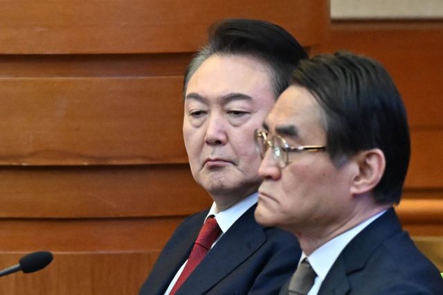 헌법재판소가 오늘(13일) 오전 10시부터 윤석열 대통령 탄핵심판 8차 변론기일을 진행한다. 사진은 지난 11일 서울 종로구 헌법재판소에서 열린 '윤석열 대통령 탄핵심판 7차 변론'에 출석한 윤석열 대통령. /사진=뉴스1 