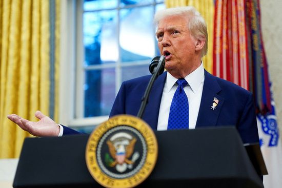 HD현대건설기계 주가가 우크라이나전 종전 기대감으로 급등했다. 사진은 도널드 트럼프 미국 대통령. /사진=로이터