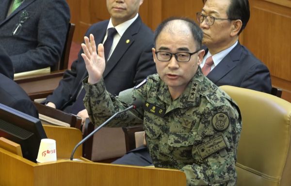 곽종근 전 육군특수전사령관이 옥중 입장문을 통해 자수 경위와 민주당 회유 논란 등에 대한 입장을 밝혔다. 사진은 곽종근 전 육군특수전사령관이 탄핵 심판 6차 변론기일에 출석한 모습. /사진=뉴스1(헌법재판소 제공)