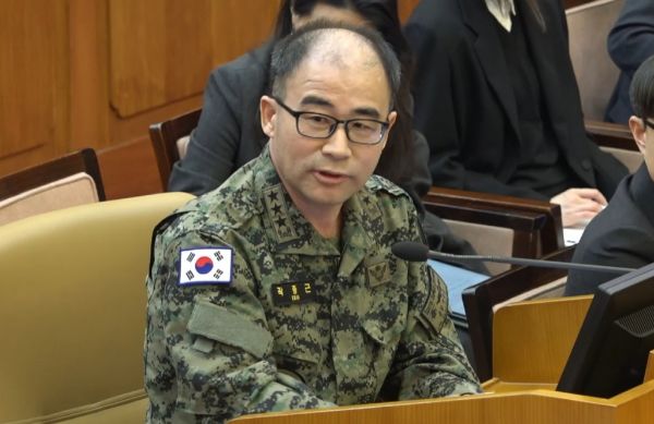 곽종근 전 육군특수전사령관이 옥중 입장문을 통해 자수 경위와 민주당 회유 논란 등에 대한 입장을 밝혔다. 사진은 곽종근 전 육군특수전사령관이 탄핵 심판 6차 변론기일에 출석한 모습. /사진=뉴스1(헌법재판소 제공)