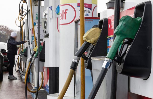 국내 주유소 기름값이 전주보다 하락했다. /사진=뉴스1