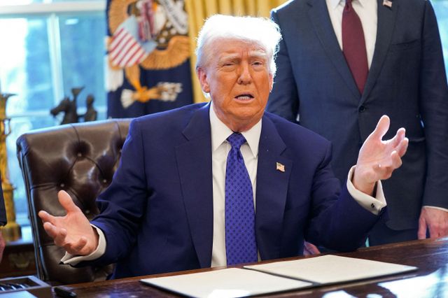 도널드 트럼프 대통령이 수입차에 대한 관세 부과 방침을 밝히면서 정부의 대응책 마련이 시급해졌다. 사진은 지난 14일(현지시각) 미국 워싱턴DC에 위치한 백악관에서 연설을 진행 중인 도널드 트럼프 대통령. /사진=로이터