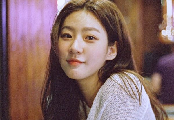 배우 김새론의 비보에 추모 행렬이 이어지고 있는 가운데, 가수 미교도 세상을 떠난 김새론을 추모했다. 사진은 김새론의 모습. /사진=김새론 인스타그램 캡처