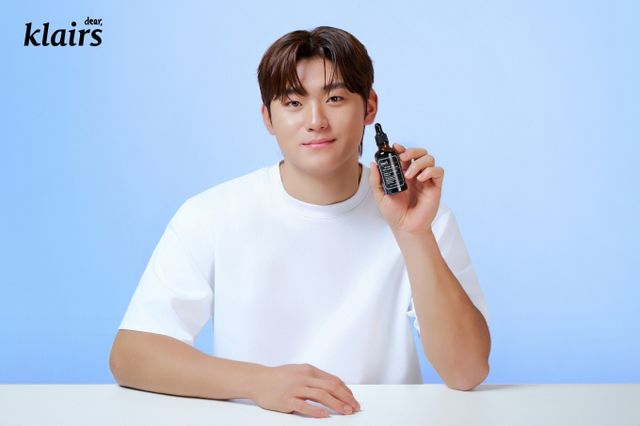 위시컴퍼니(대표 박성호)가 프로야구 기아 타이거즈 내야수 김도영 선수를 스킨케어 브랜드 디어,클레어스 공식 앰배서더로 선정했다. /사진=위시컴퍼니