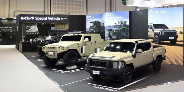 방사청이 IDEX 2025 참가해 해외전시회 최초 '통합한국관' 운영한다. 사진은 'UAE IDEX 2025' 방산전시회 참가한 기아. /사진=기아