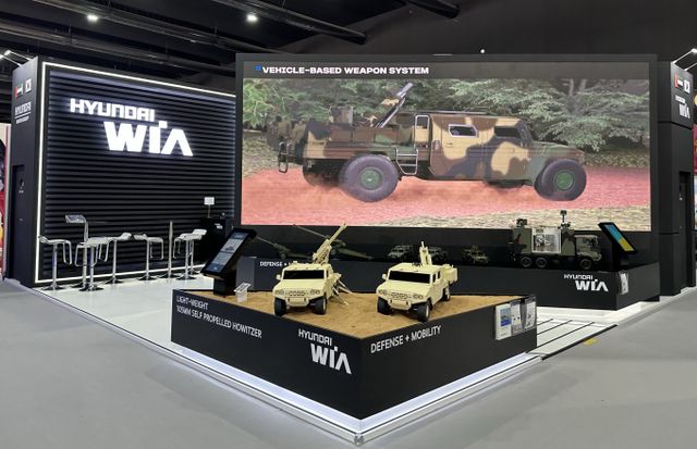 현대위아가 UAE 아부다비 국제 전시센터에서 개막한 'IDEX 2025'에 참가했다. 사진은 현대위아 전시장. /사진=현대위아