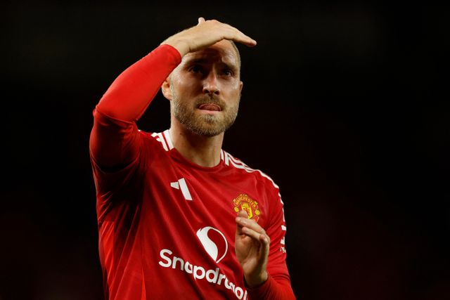 은퇴설과 이적설이 이어진 크리스티안 에릭센이 맨체스터 유나이티드를 떠난다. 사진은 2024-25시즌 맨체스터 유나이티드에서 활약한 미드필더 크리스티안 에릭센의 모습. /사진=로이터