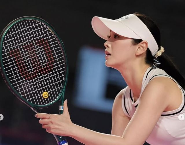 배우 홍수아가 인도네시아에서 열린 테니스 대회에 출전하며 남다른 비주얼을 자랑했다. /사진=홍수아 인스타그램