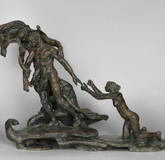 버려진 아파트에서 프랑스 조각가 카미유 클로델 작품이 발견돼 화제다. 사진은 클로델의 '성숙의 시대' 조각품. /사진=카미유 클로델 미술관 홈페이지 캡처