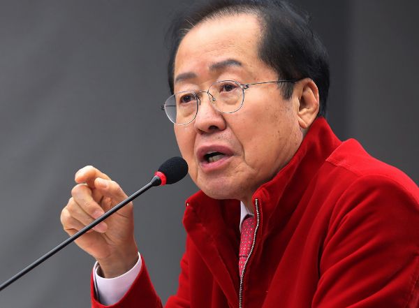 홍준표 대구시장이 다시 한번 명태균과 자신은 관련이 없다고 선을 그었다. 사진은 홍준표 대구시장이' 청년정책조정위원회'에 참석한 모습. /사진=뉴스1