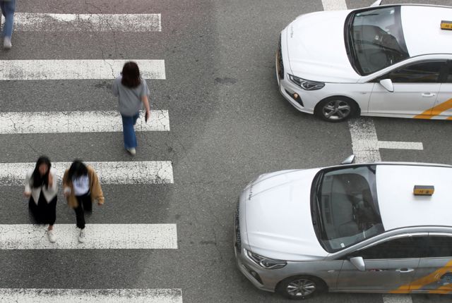 18일 서울 강남구에서 레미콘 차량이 행인을 들이받아 사망하는 사고가 발생했다. 사진은 기사내용과 무관. /사진=뉴스1