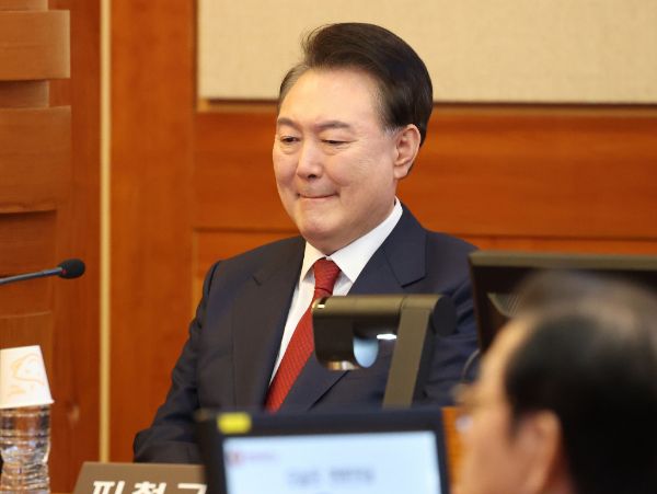 박균택 더불어민주당 의원은 헌법재판소가 늦어도 다음달 11일에 윤석열 대통령의 탄핵 여부를 결정할 것으로 판단했다. 사진은 윤석열 대통령이 탄핵심판 8차 변론에 출석한 모습. /사진=뉴스1(공동취재단)