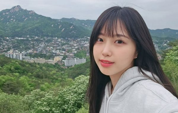 전쟁의 책임을 남자들에게 전가한 여성 스트리머 킴아연이 사과문을 게재했다.사진은 킴아연이 SNS에 게재한 본인 모습. /사진=킴아연 인스타그램 캡처